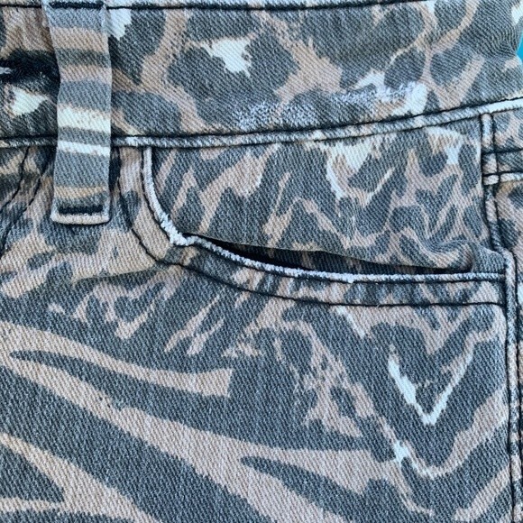 Guess Leopard Pants - Picture 8 of 14